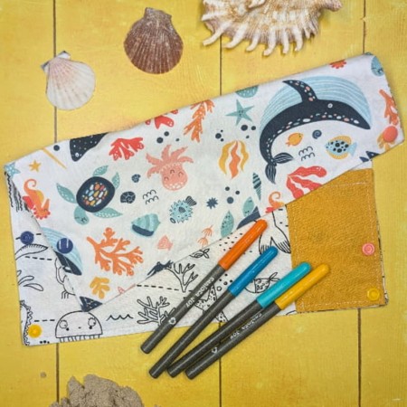 Coloriage lavable compact animaux marins en vue de dessus, et plié en deux