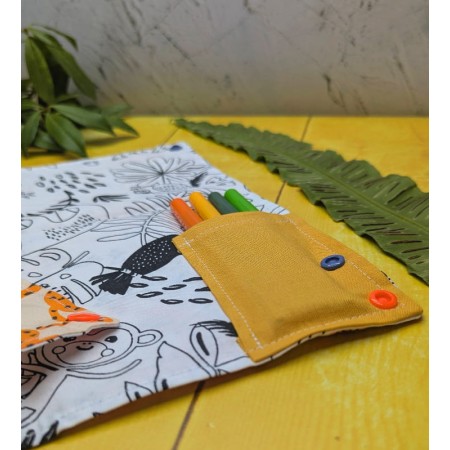 Vue sur pochette de feutres du coloriage lavable compact aux motifs de singes et d'oiseaux