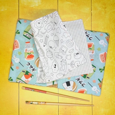 Page avec coloriage aux motifs kawaï et page de pixel art du cahier d'activités lavable kawaï