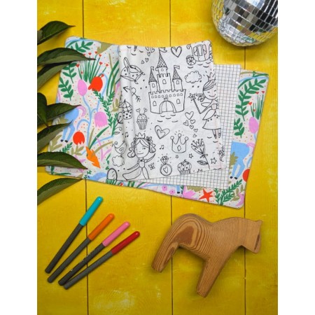 Page de coloriage du cahier d'activités lavable représentant un chateau, une princesse et une fée