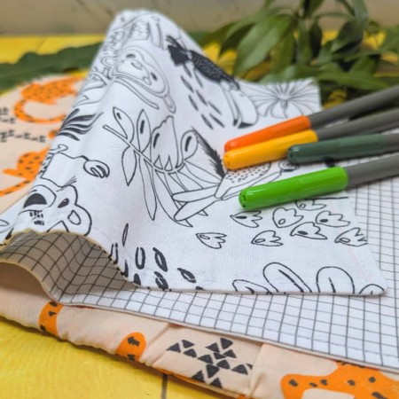 Détail motifs cahier de coloriage lavable guépards