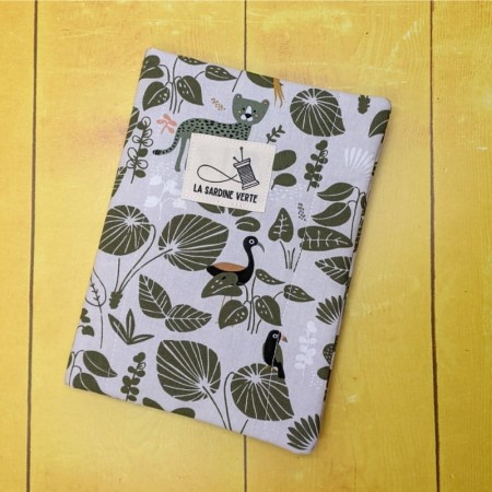 Couverture avec motifs de verdure du cahier de coloriage lavable pampa