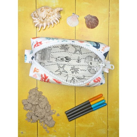 Intérieur de la trousse à colorier aux motifs des animaux de la mer