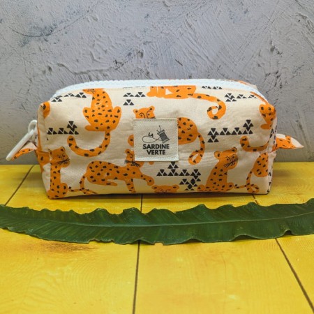 Face avant de la trousse à colorier guépards oranges