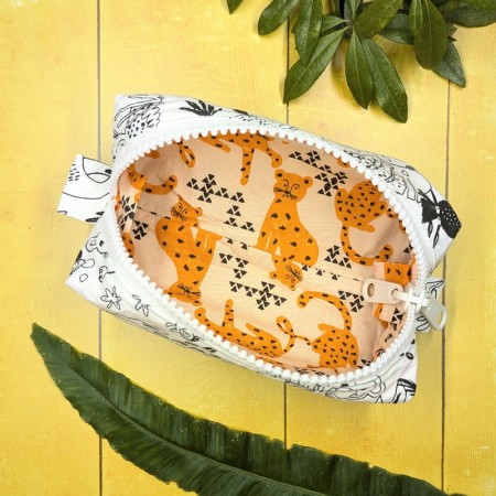 Extérieur de la trousse à colorier guépards oranges