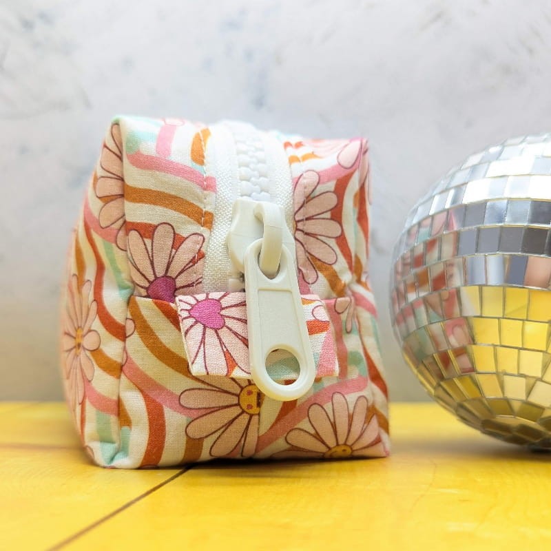 Fermeture éclair de la trousse réversible à colorier avec tissu fleurs